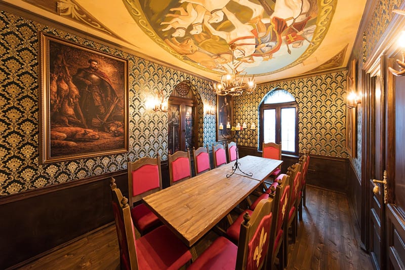 Sala Vikingilor — la lumânări